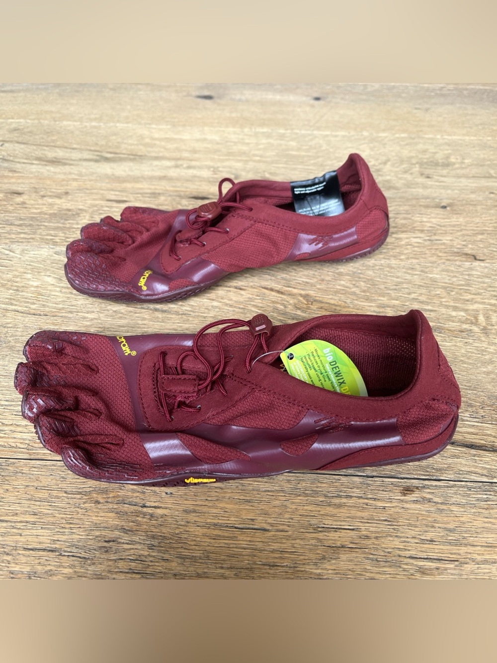 Women's US 9-9.5 EU 41 Vibram FiveFingers KSO EVO 19W0702 Burgundy - Picture 3 of 8